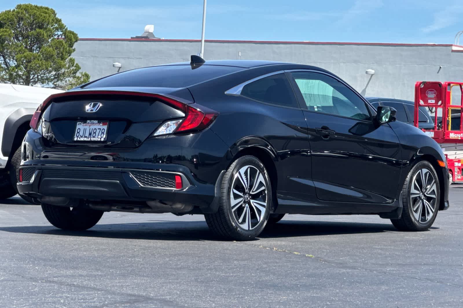 Used 2018 Honda Civic EX-L image 2