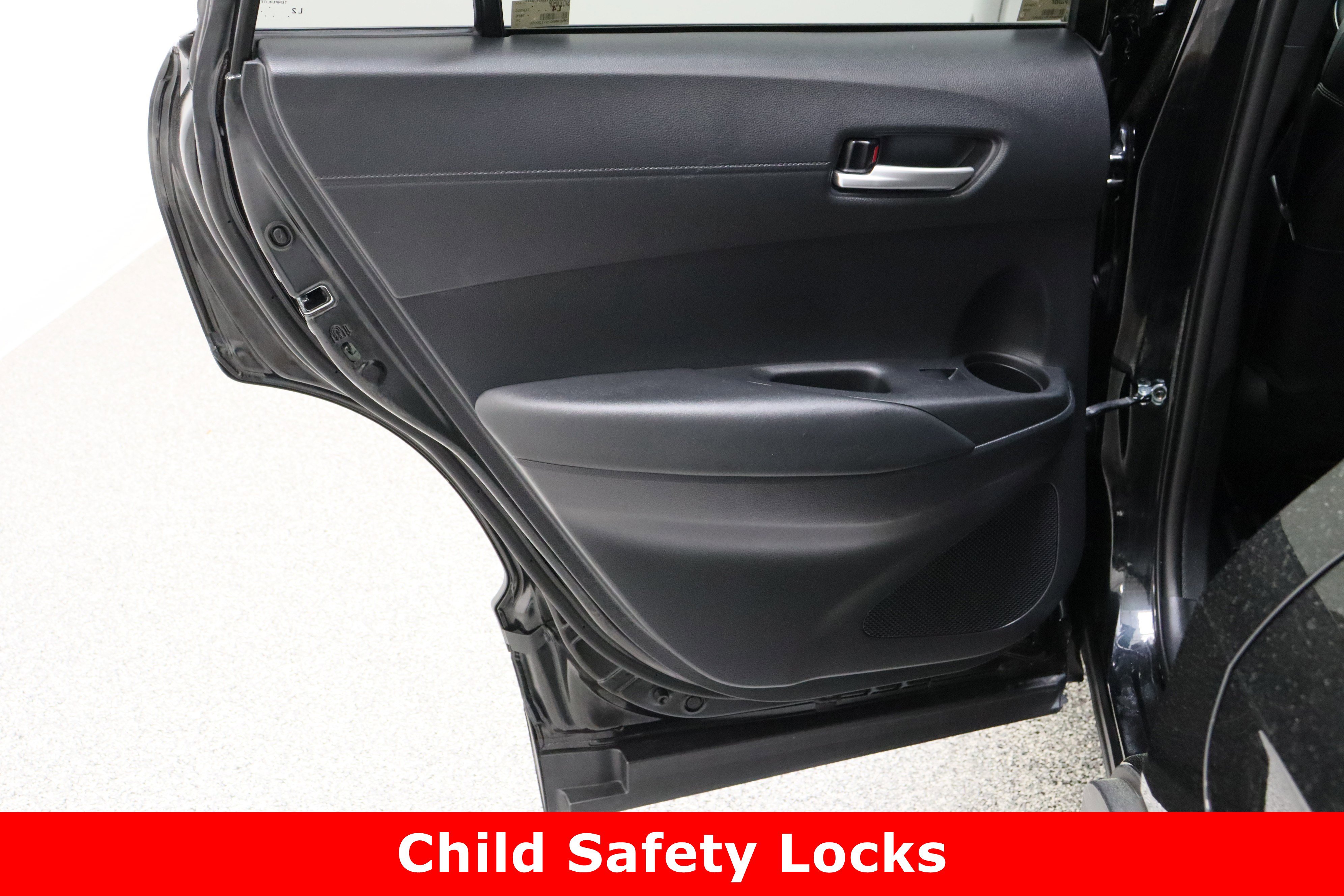 Used 2025 Toyota Corolla Cross XLE image 27