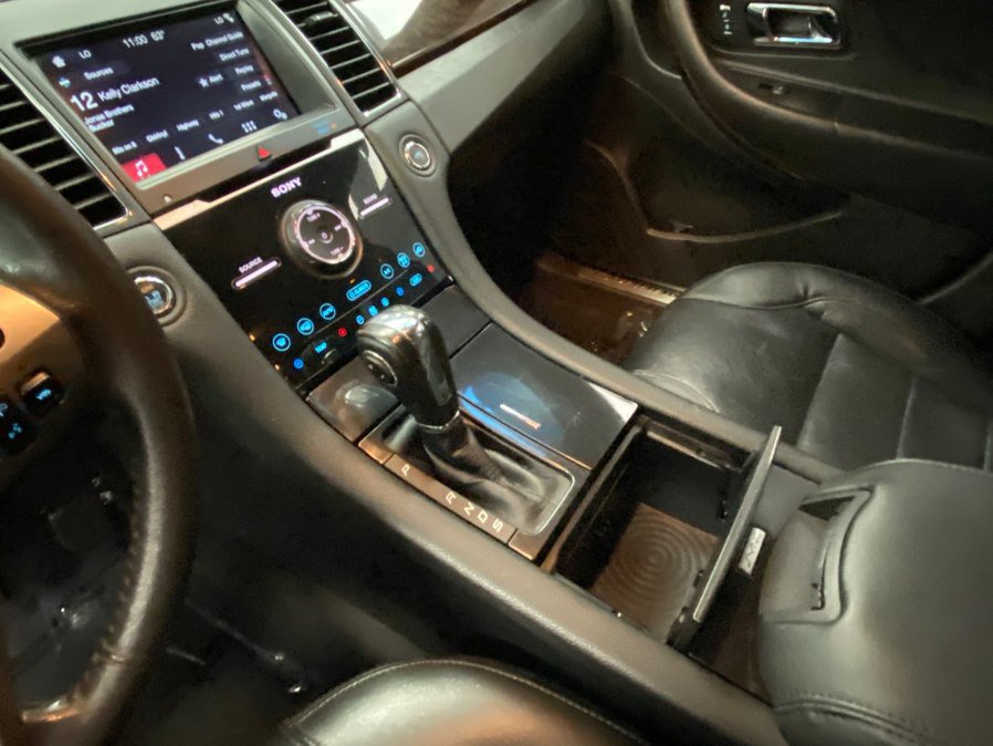 Used 2019 Ford Taurus Limited FWD image 27