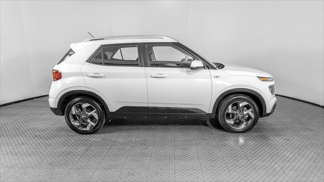 Used 2025 Hyundai Venue SEL FWD image 9