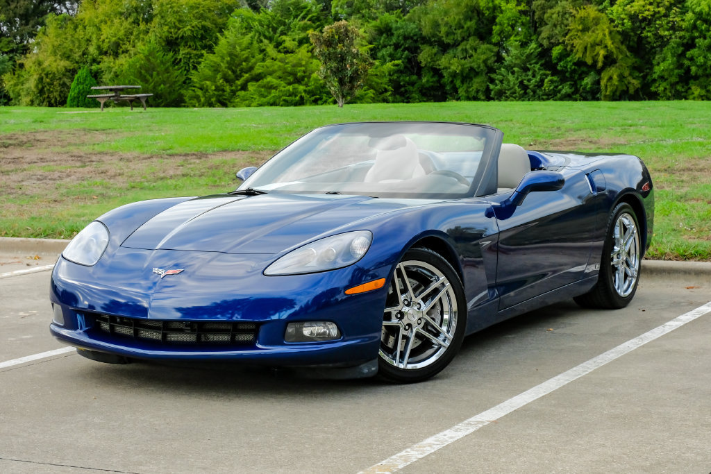 Used 2006 Chevrolet Corvette Convertible w/ Preferred Equipment Group RWD image 3