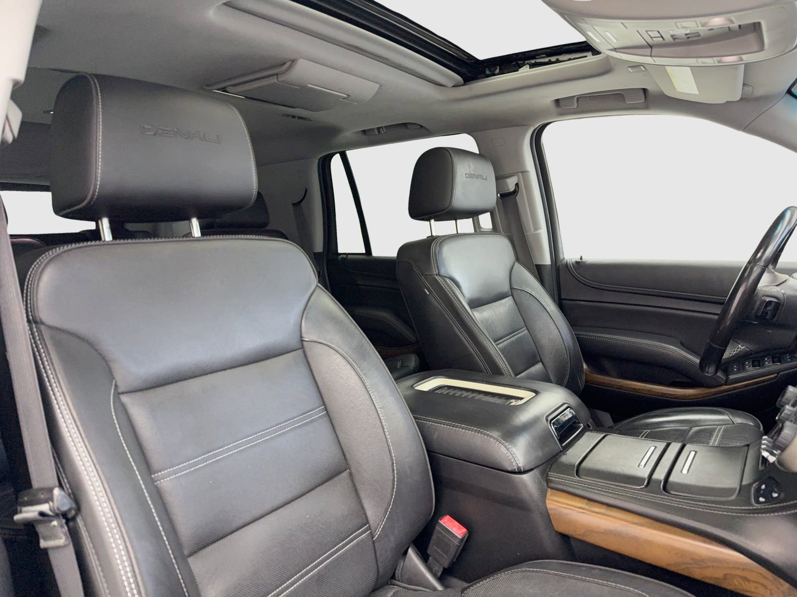 Used 2020 GMC Yukon Denali w/ Denali Premium Package RWD image 42
