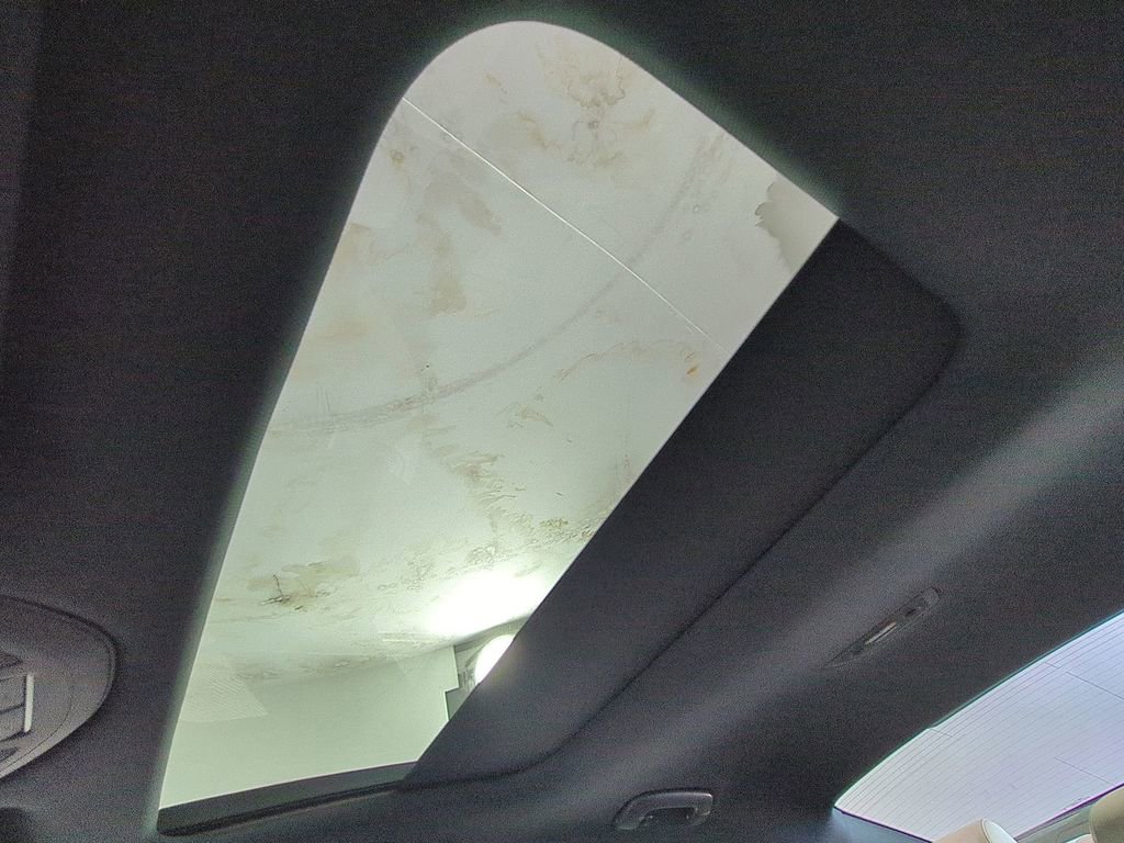 Used 2023 Genesis G70 2.0T w/ Sport Prestige Package image 22