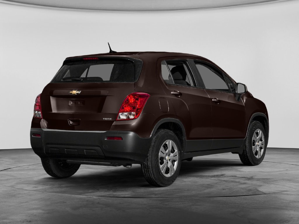 Used 2015 Chevrolet Trax LT w/ LT Sun and Sound Package AWD/4WD image 2