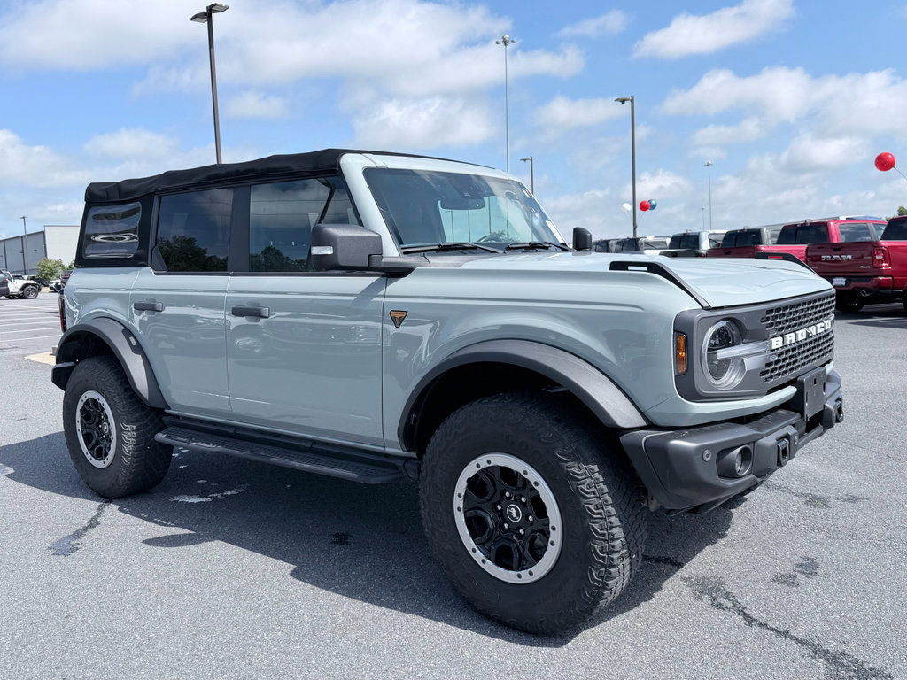 Used 2022 Ford Bronco Badlands w/ Sasquatch Package AWD/4WD image 2