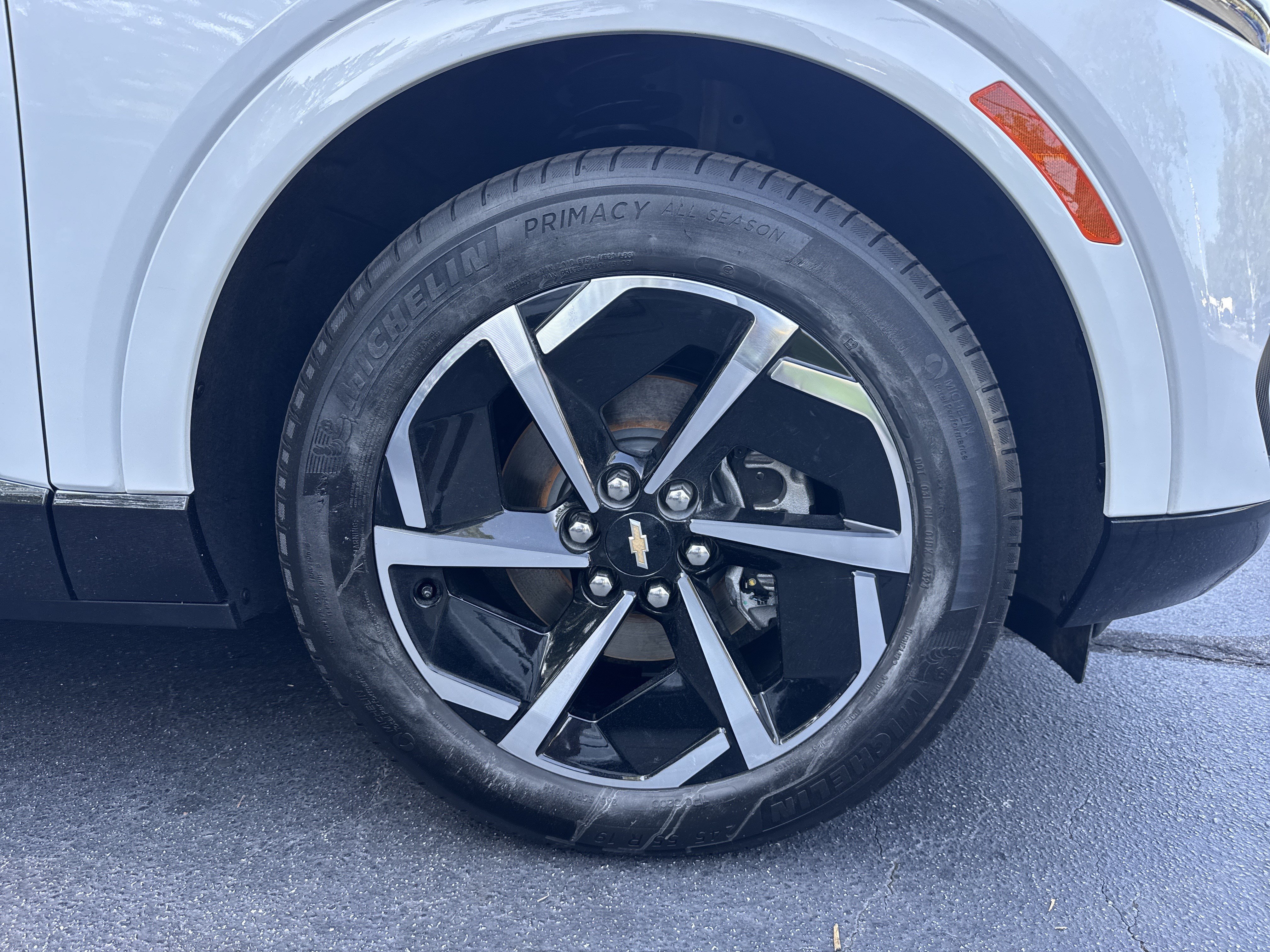 Certified 2024 Chevrolet Equinox EV LT FWD image 12