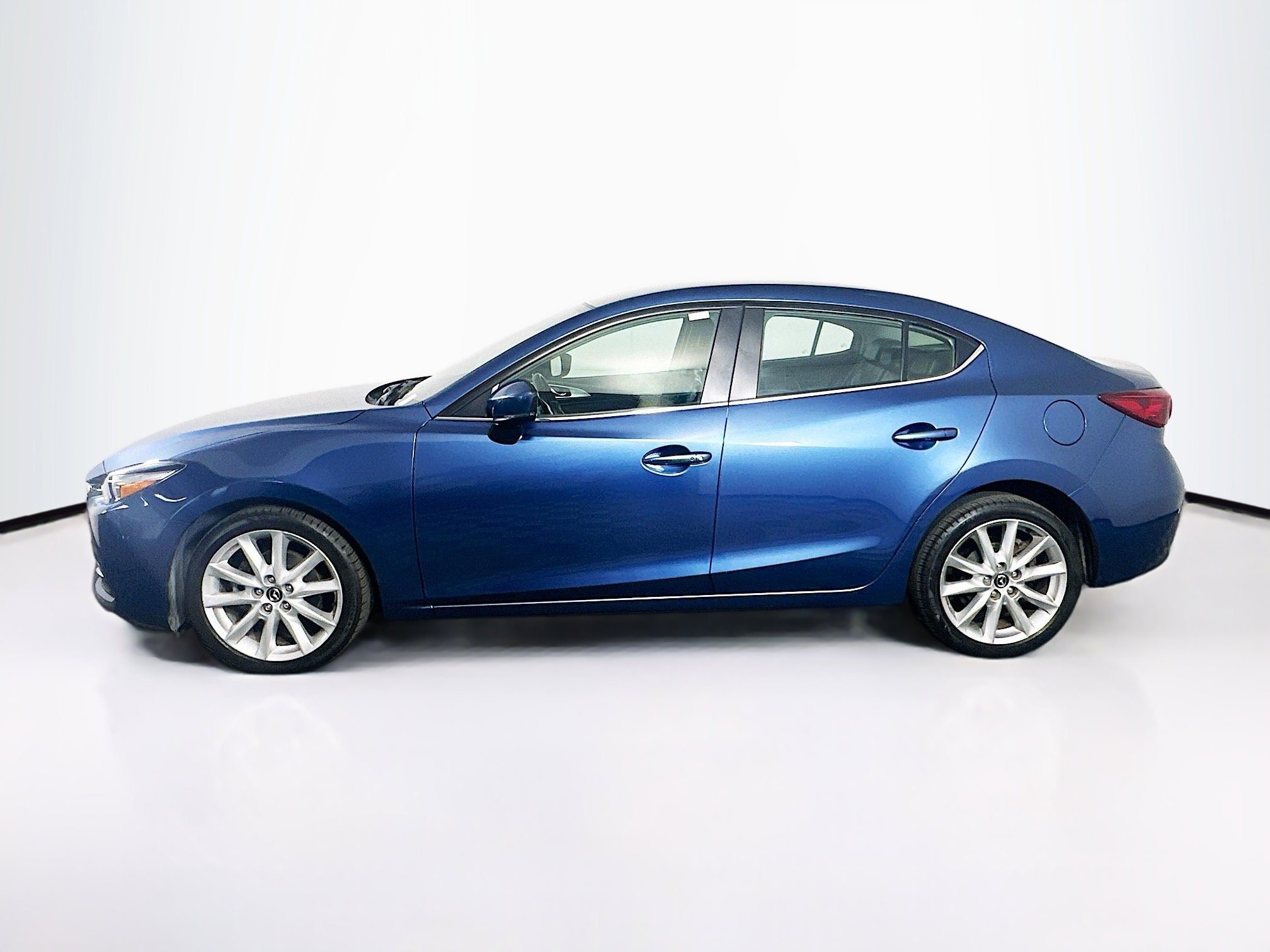 Used 2017 MAZDA MAZDA3 Touring FWD image 4