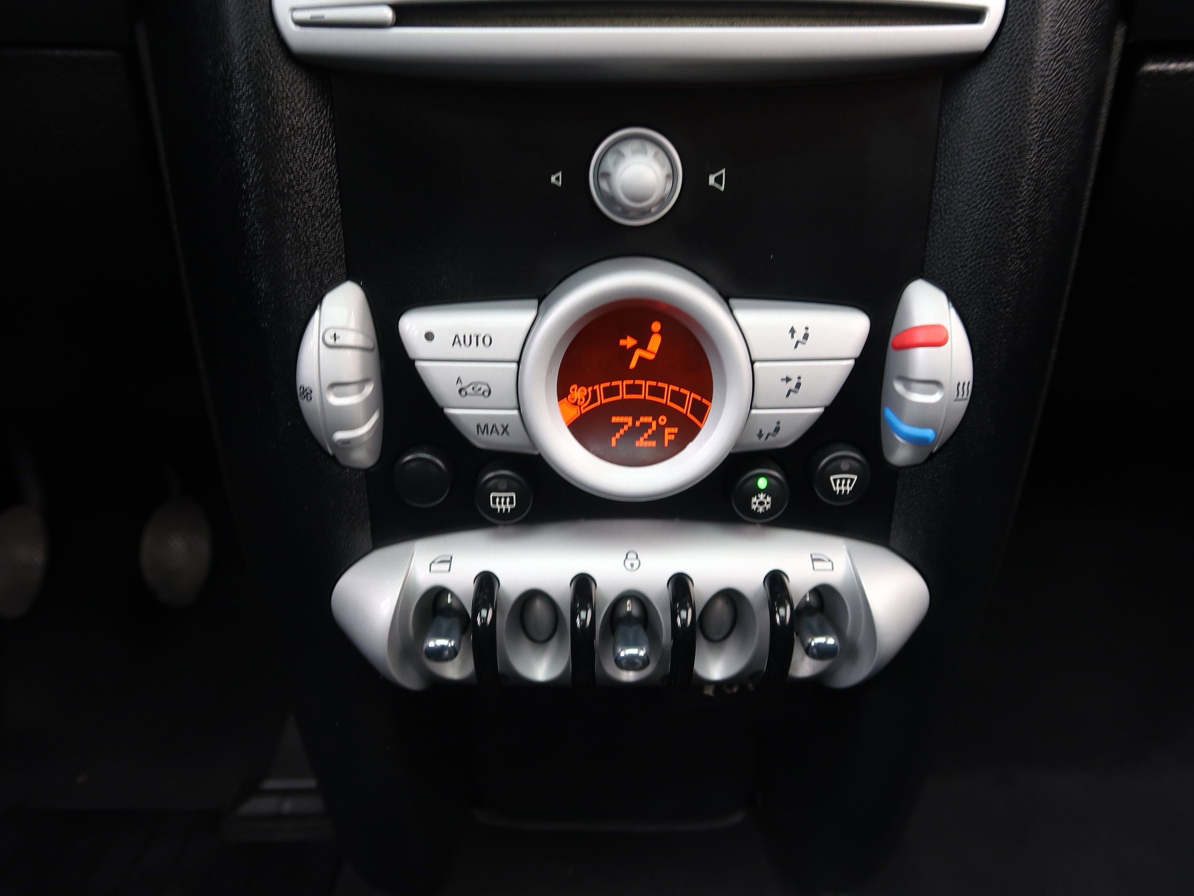 Used 2008 MINI Cooper Hardtop image 18