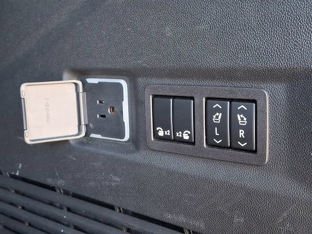 Certified 2023 GMC Yukon Denali AWD/4WD image 33