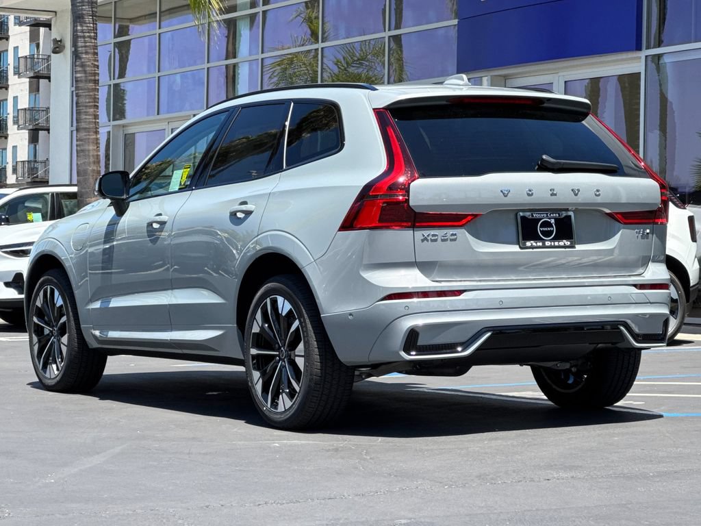 New 2026 Volvo XC60 T8 Plus w/ Climate Package PRO AWD/4WD image 3