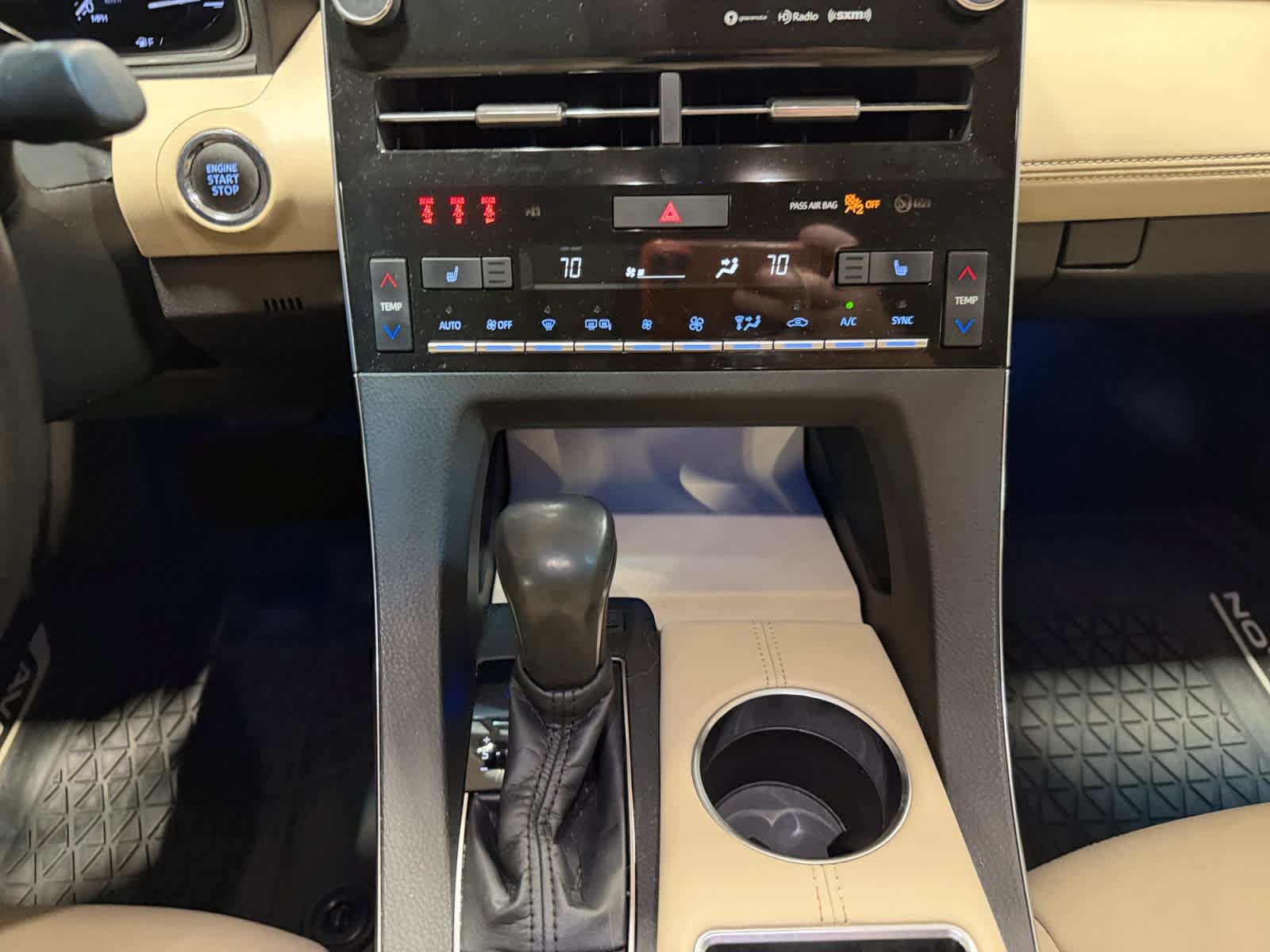 Used 2021 Toyota Avalon XLE FWD image 12