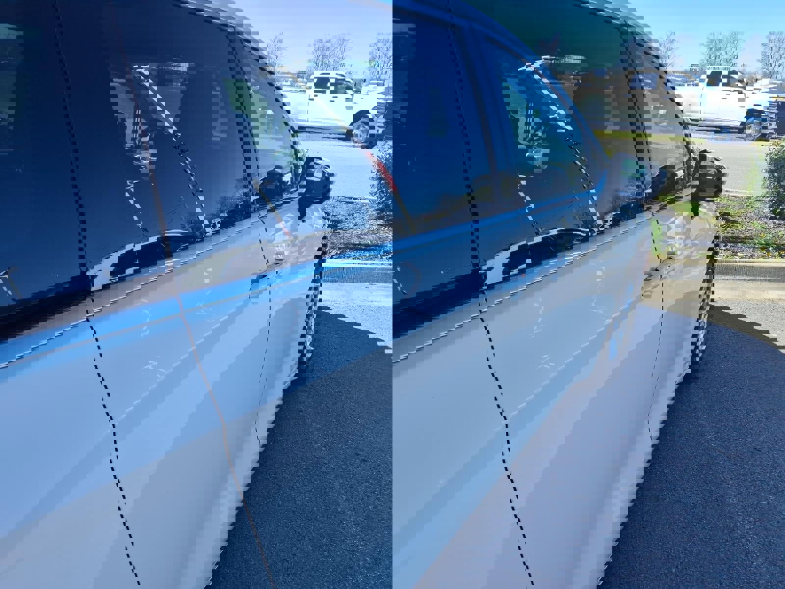 Used 2023 Chrysler Pacifica Touring-L image 21