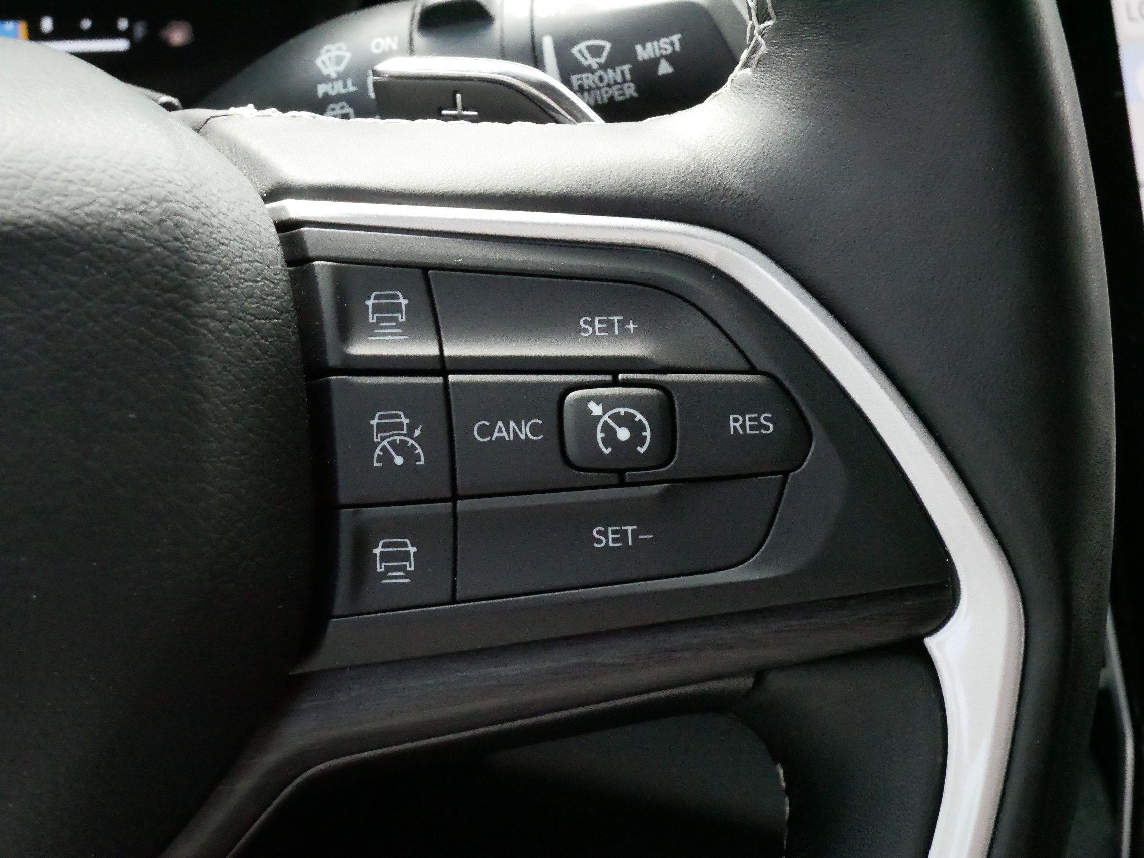 Used 2022 Jeep Grand Cherokee L Limited AWD/4WD image 25