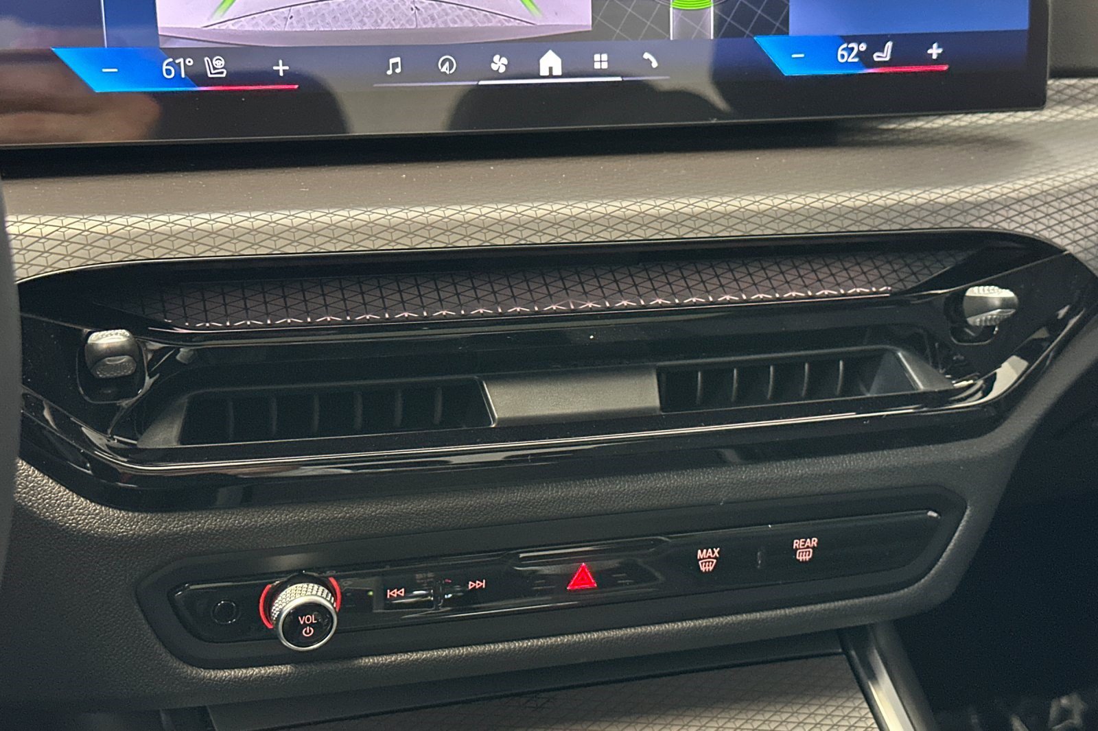 New 2026 BMW 330i Sedan w/ M Sport Package RWD image 17