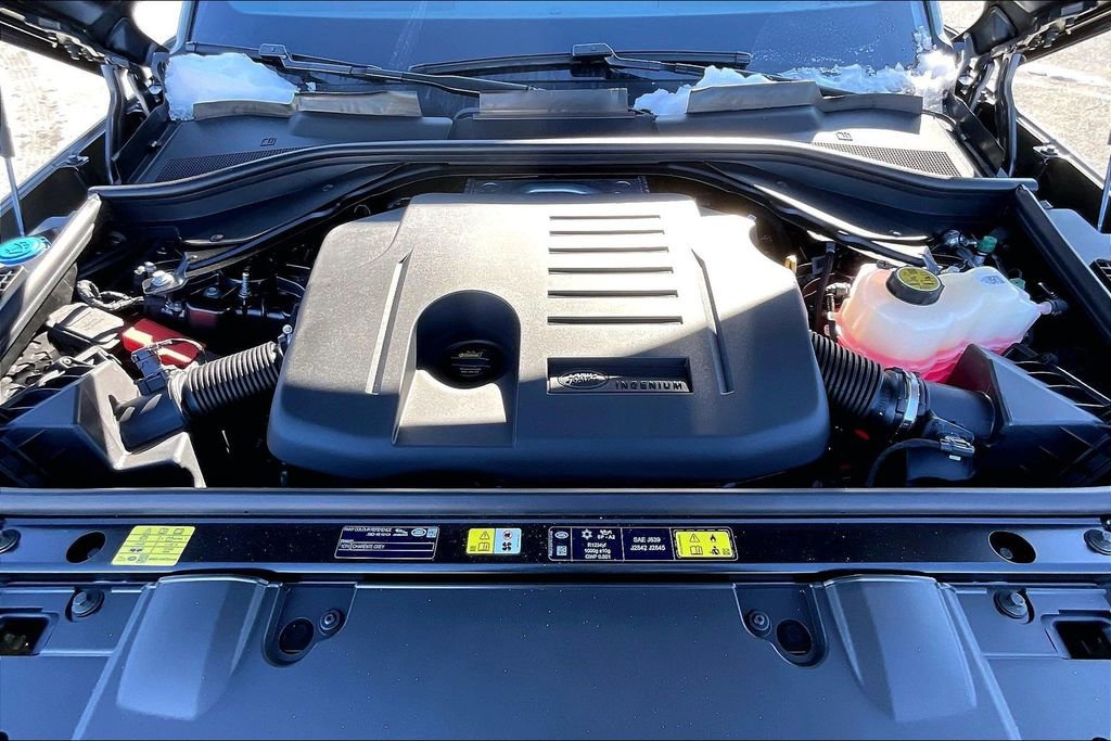 New 2026 Land Rover Range Rover SE image 12