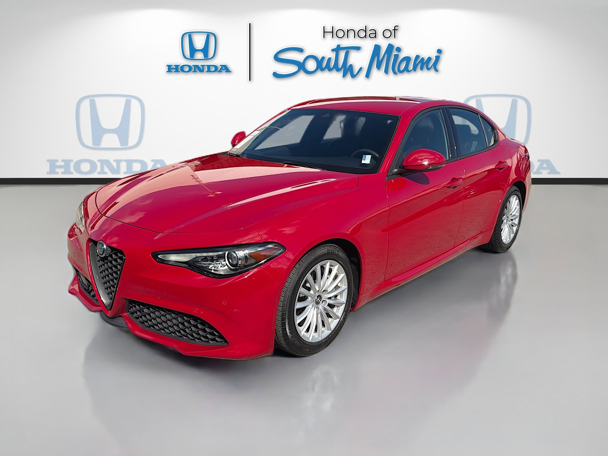 Used 2023 Alfa Romeo Giulia Sprint image 3