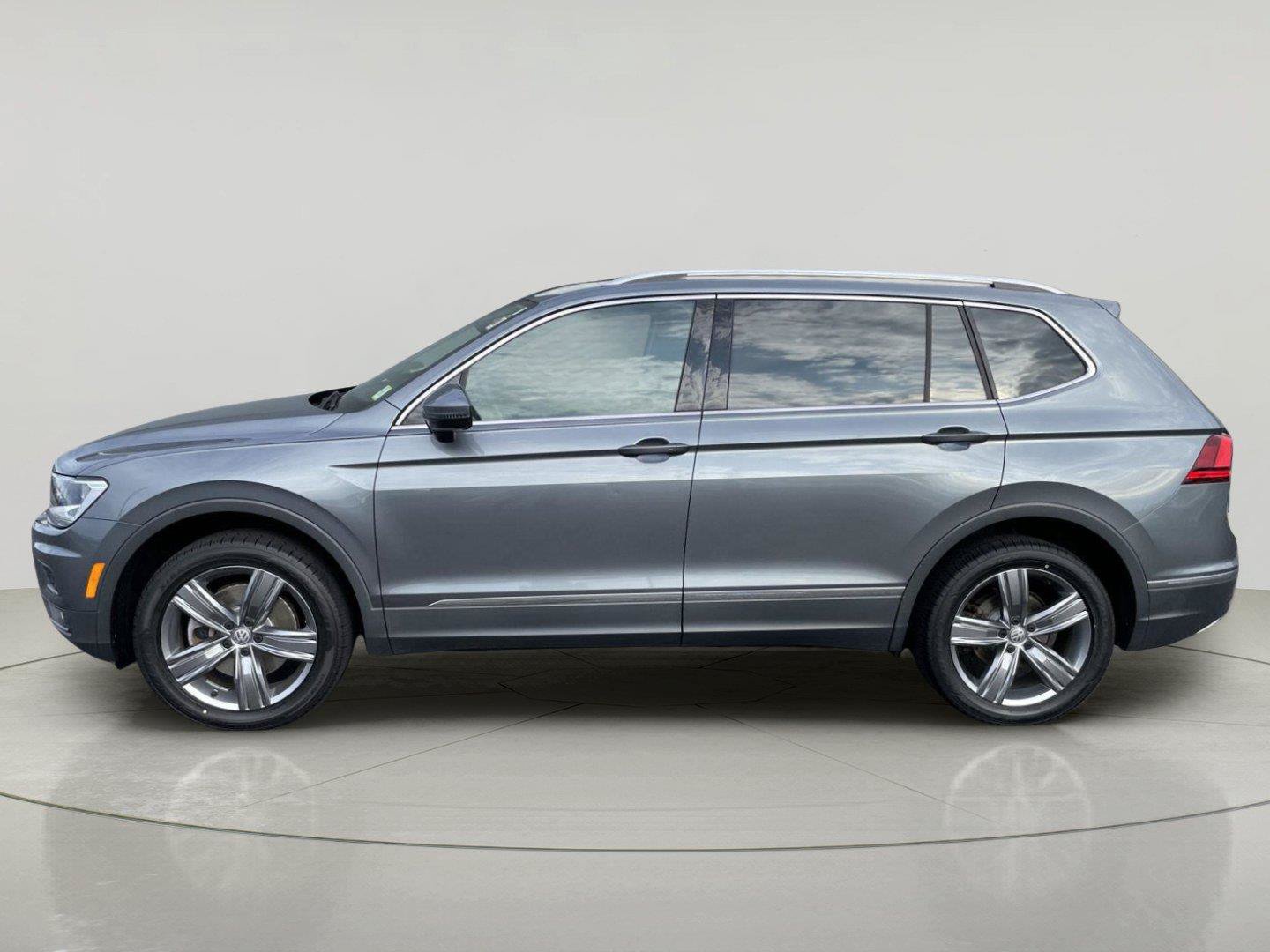 Used 2020 Volkswagen Tiguan SEL AWD/4WD image 4