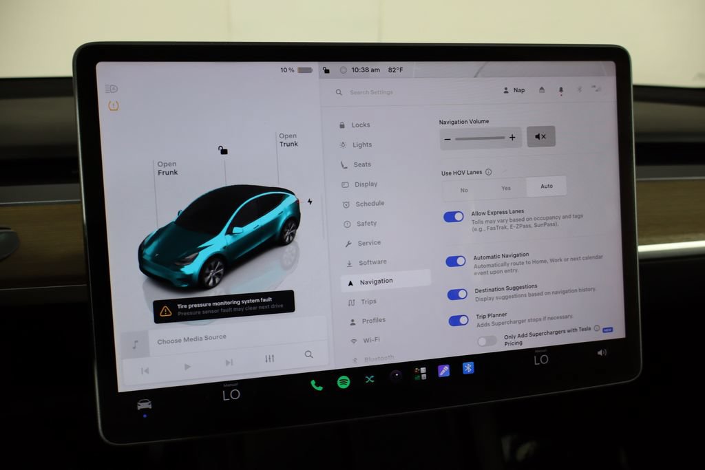 Used 2022 Tesla Model Y Long Range AWD/4WD image 39