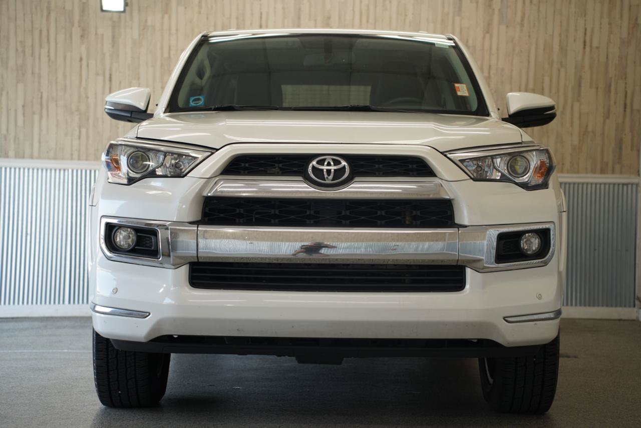 Used 2016 Toyota 4Runner Limited AWD/4WD image 3