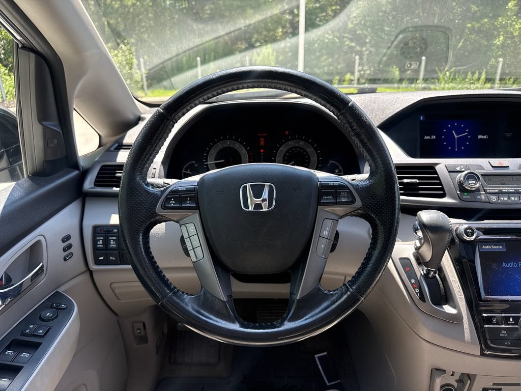 Used 2014 Honda Odyssey Touring Elite image 19