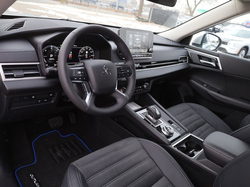 New 2025 Mitsubishi Outlander SE image 30
