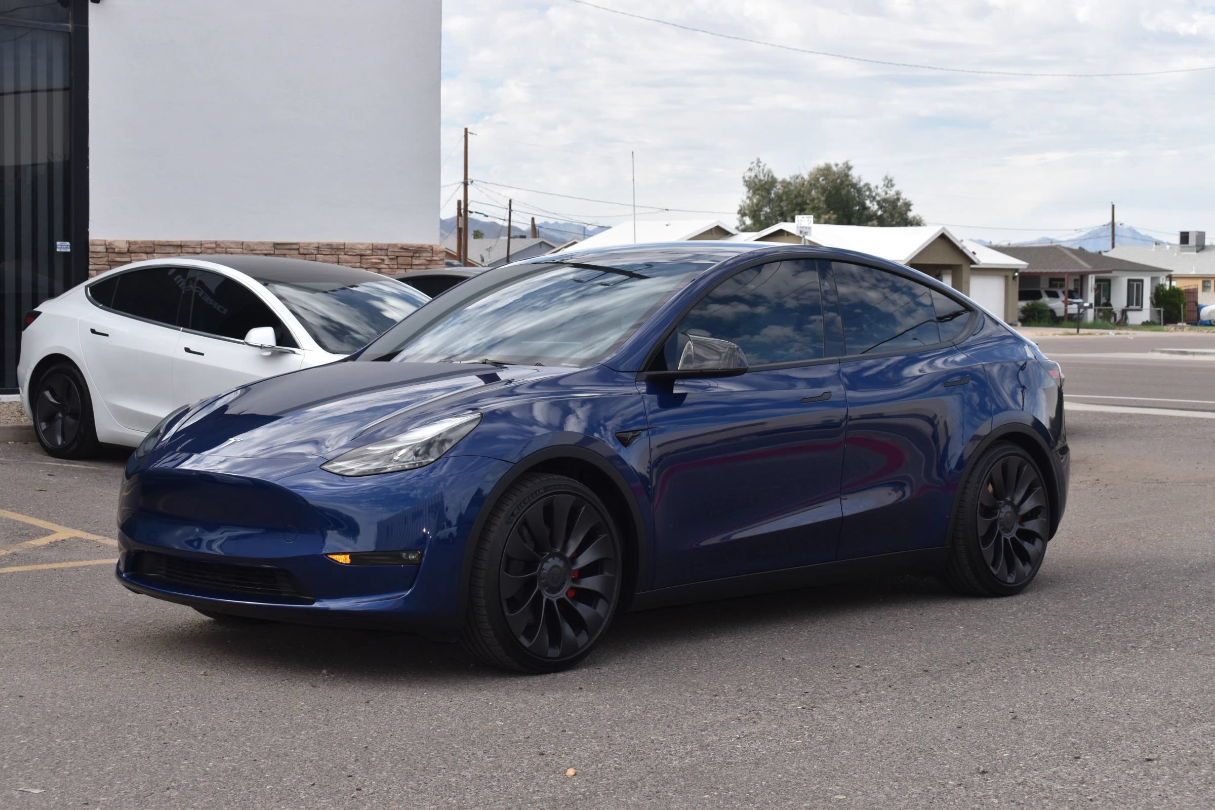 Used 2024 Tesla Model Y Performance AWD/4WD image 2