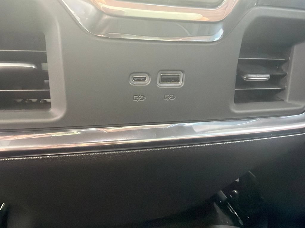 New 2026 GMC Sierra 2500 Denali Ultimate AWD/4WD image 32