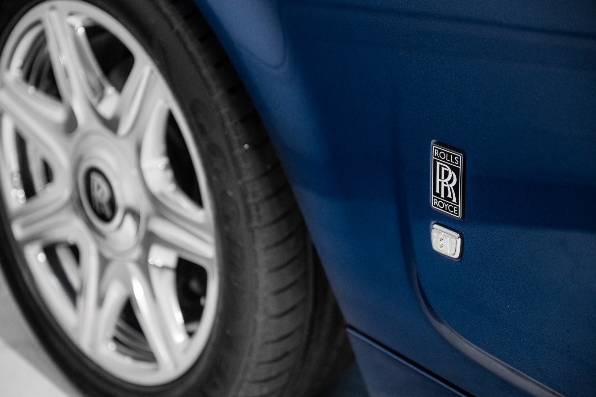 Used 2011 Rolls-Royce Phantom Sedan RWD image 13