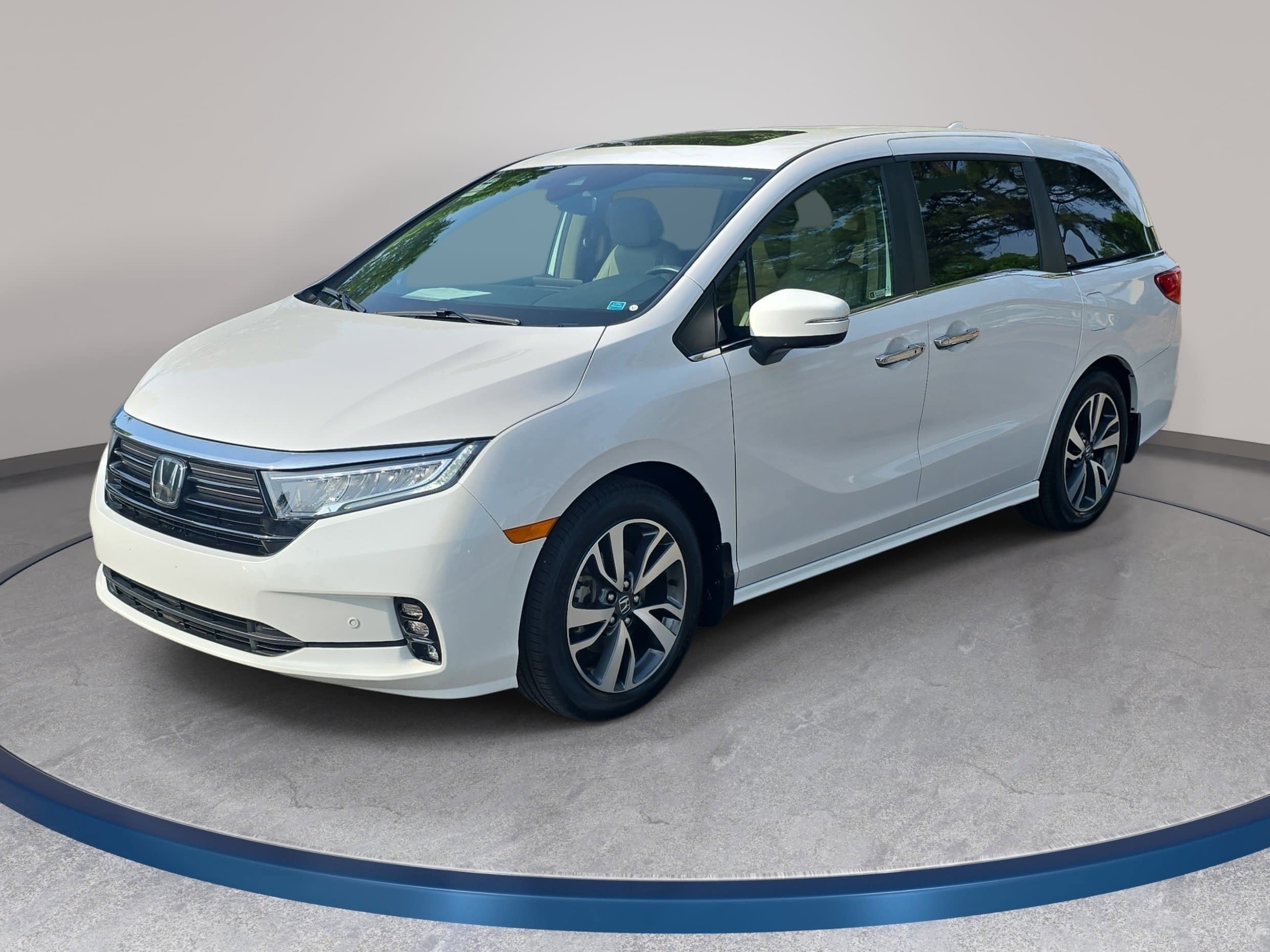 Used 2023 Honda Odyssey Touring image 1