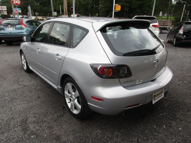 Used 2005 MAZDA MAZDA3 s w/ Moonroof & 6-CD Pkg FWD image 6