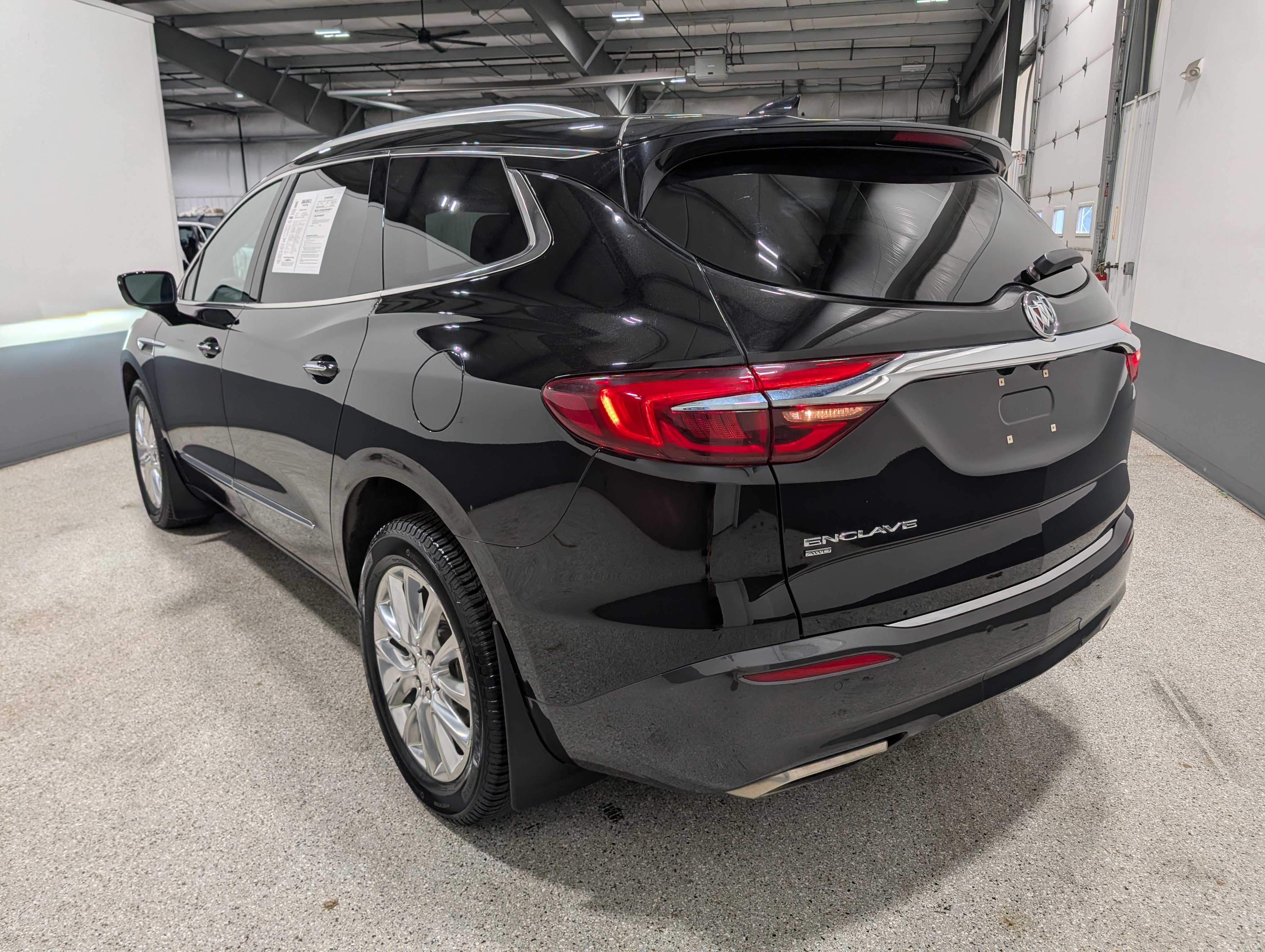 Used 2020 Buick Enclave Premium w/ Sun and Sites Package AWD/4WD image 5