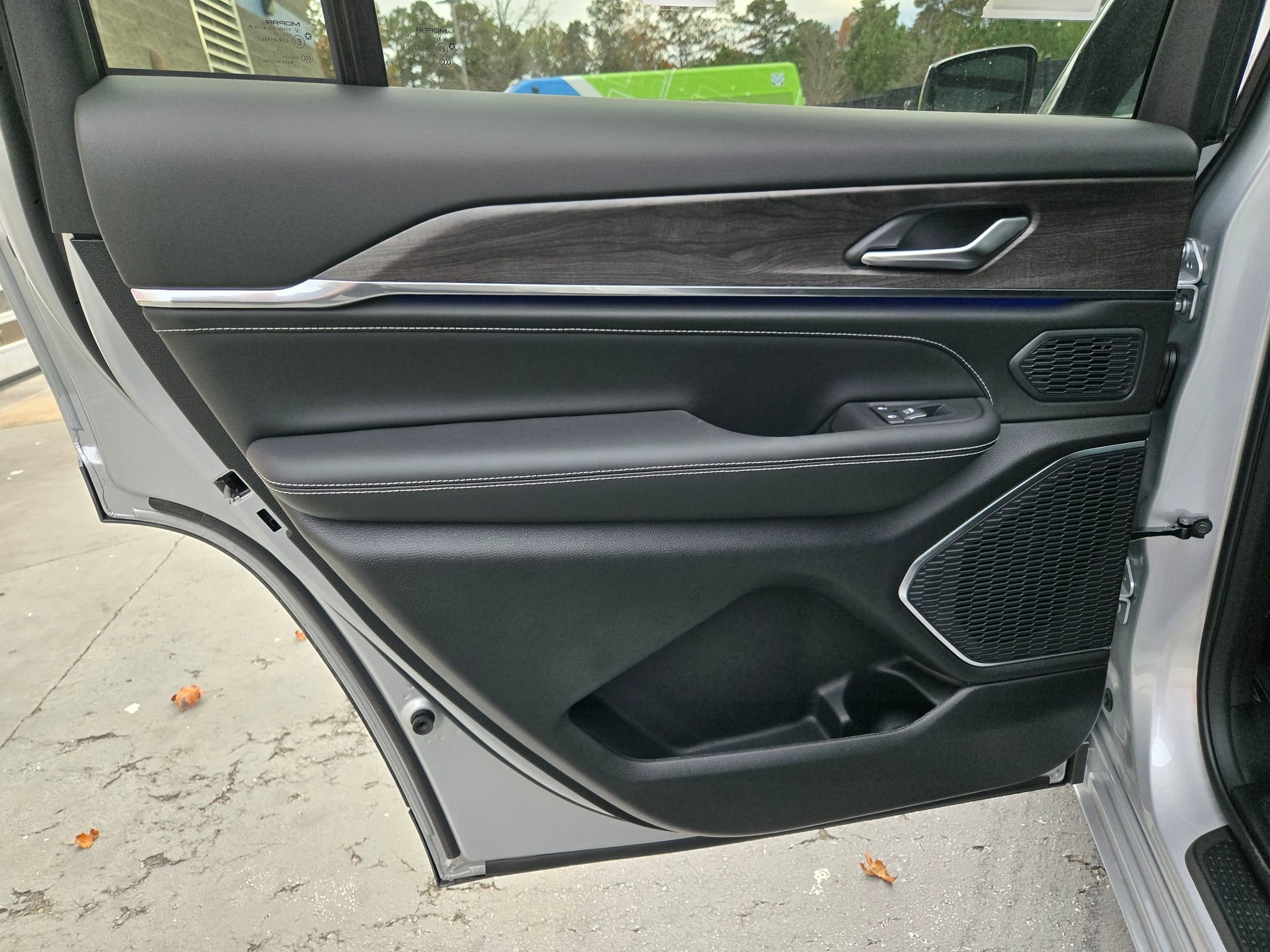 New 2025 Jeep Grand Cherokee L Overland image 21