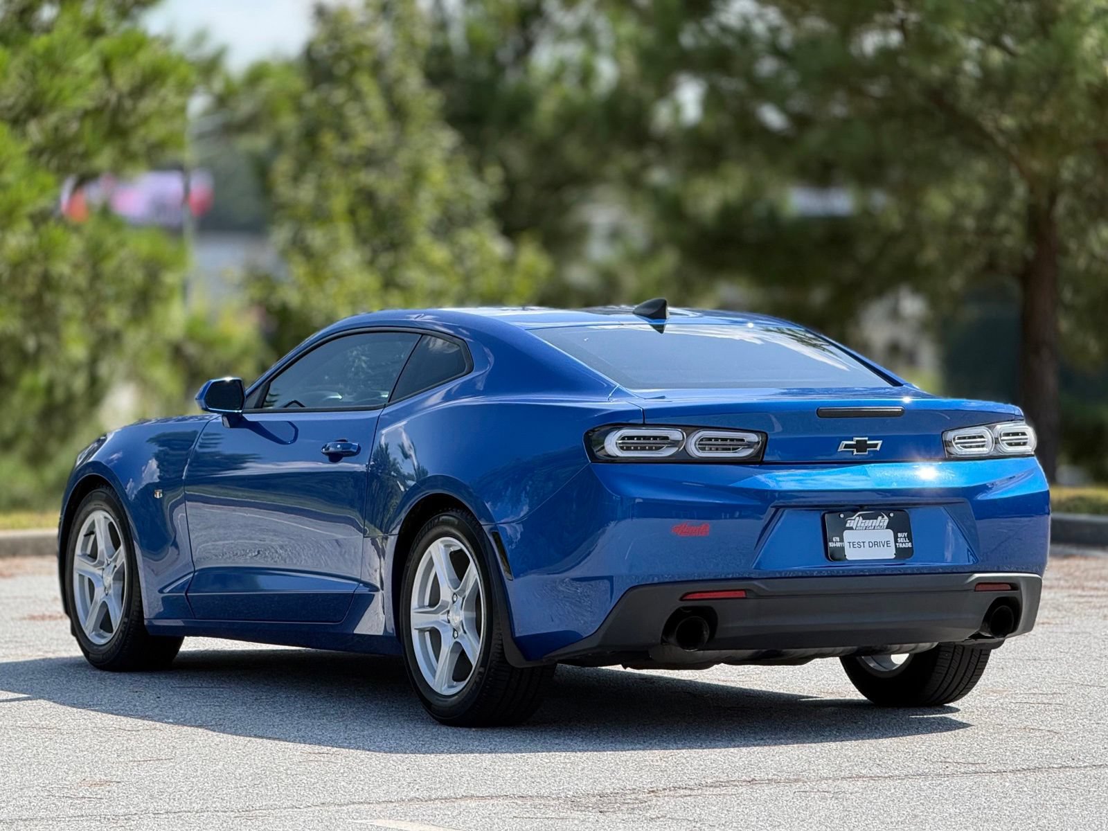 Used 2017 Chevrolet Camaro LT w/ Technology Package RWD image 10