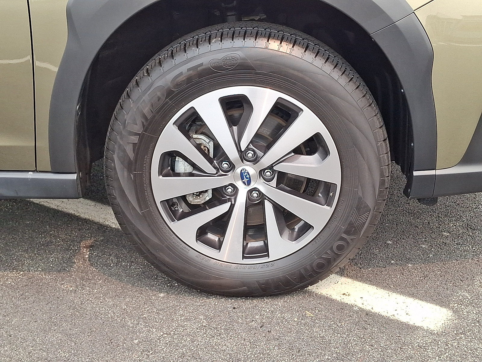 Certified 2025 Subaru Outback Premium AWD/4WD image 8