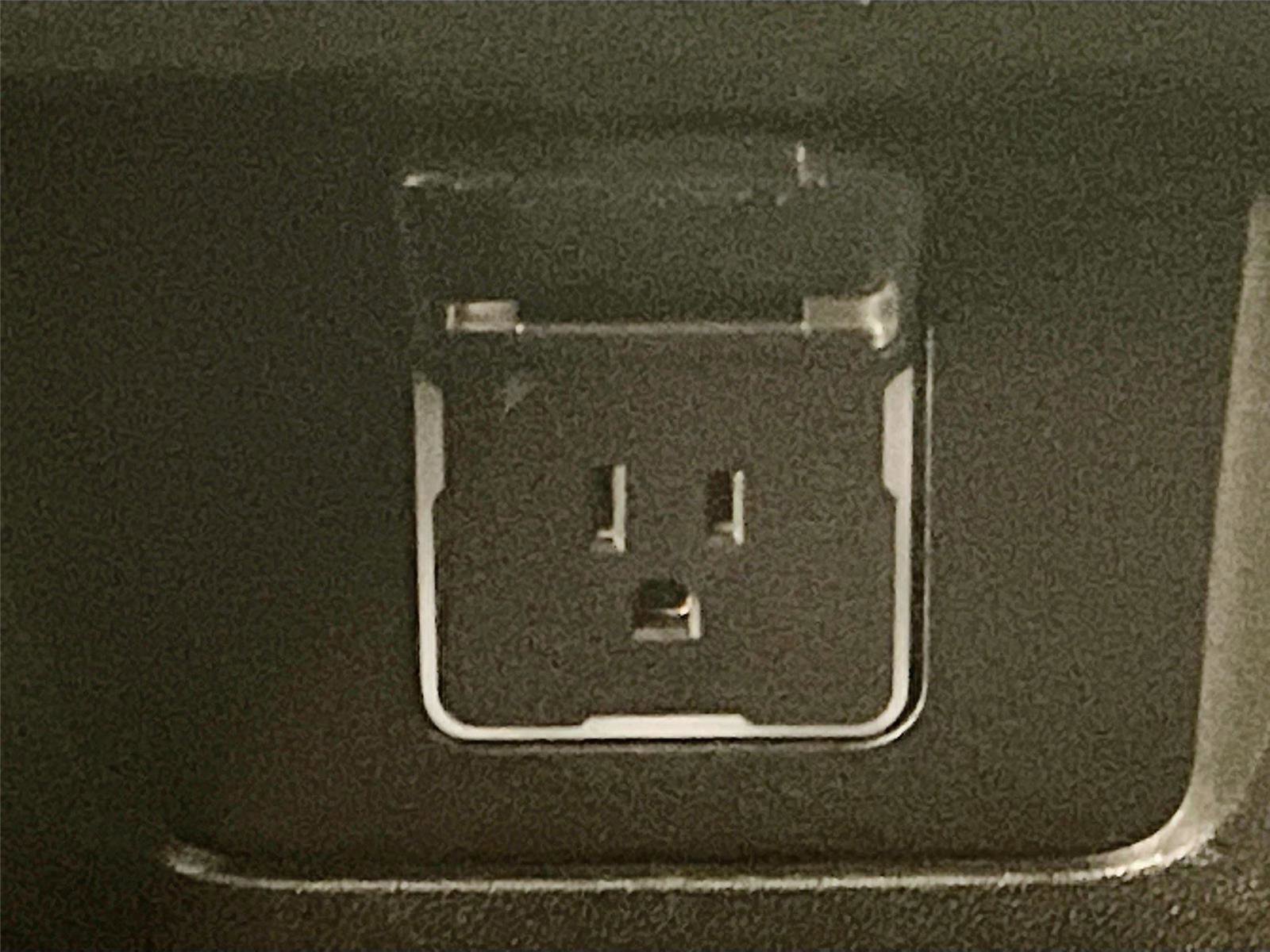 Used 2025 GMC Yukon Denali image 24