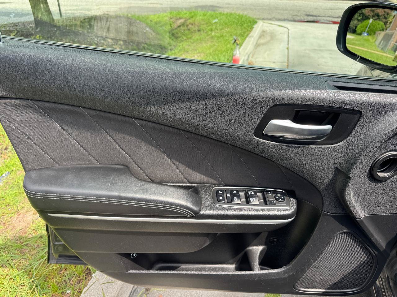 Used 2019 Dodge Charger SXT AWD/4WD image 12