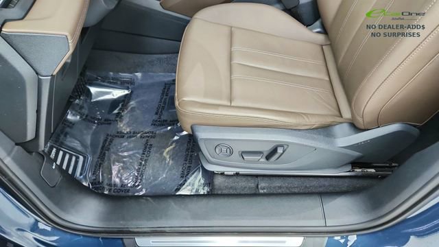 Used 2025 Audi Q6 e-tron Premium w/ Convenience Package image 33