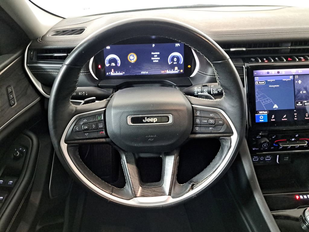 Used 2022 Jeep Grand Cherokee L Limited w/ Black Appearance Package image 14