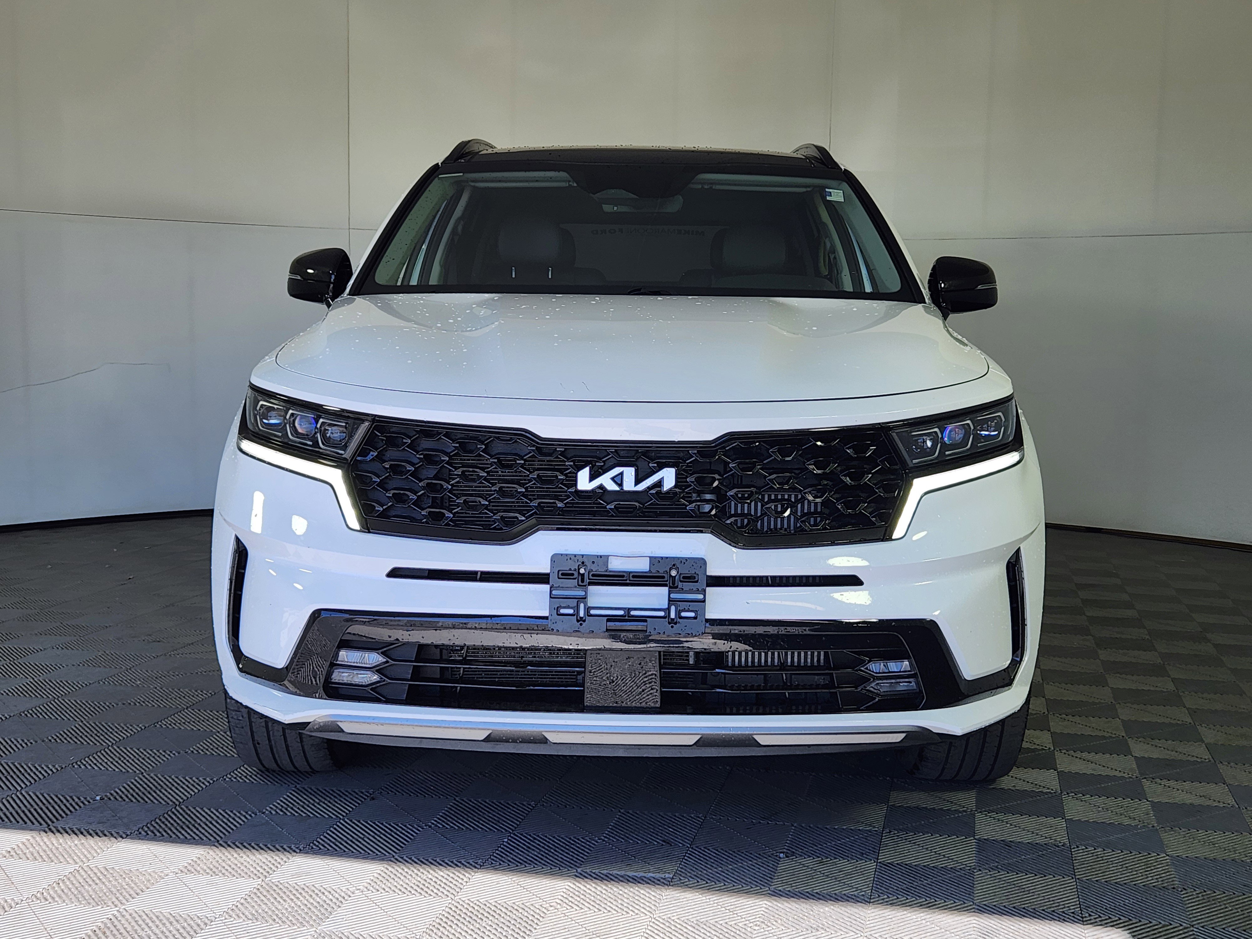Used 2022 Kia Sorento SX image 2