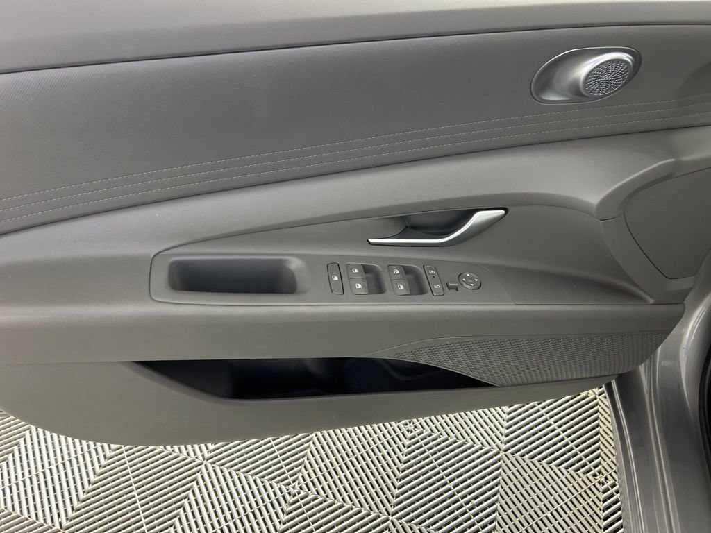 Used 2024 Hyundai Elantra SEL FWD image 16