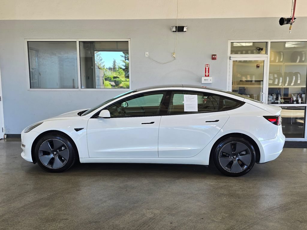 Used 2021 Tesla Model 3 Standard Range Plus RWD image 7