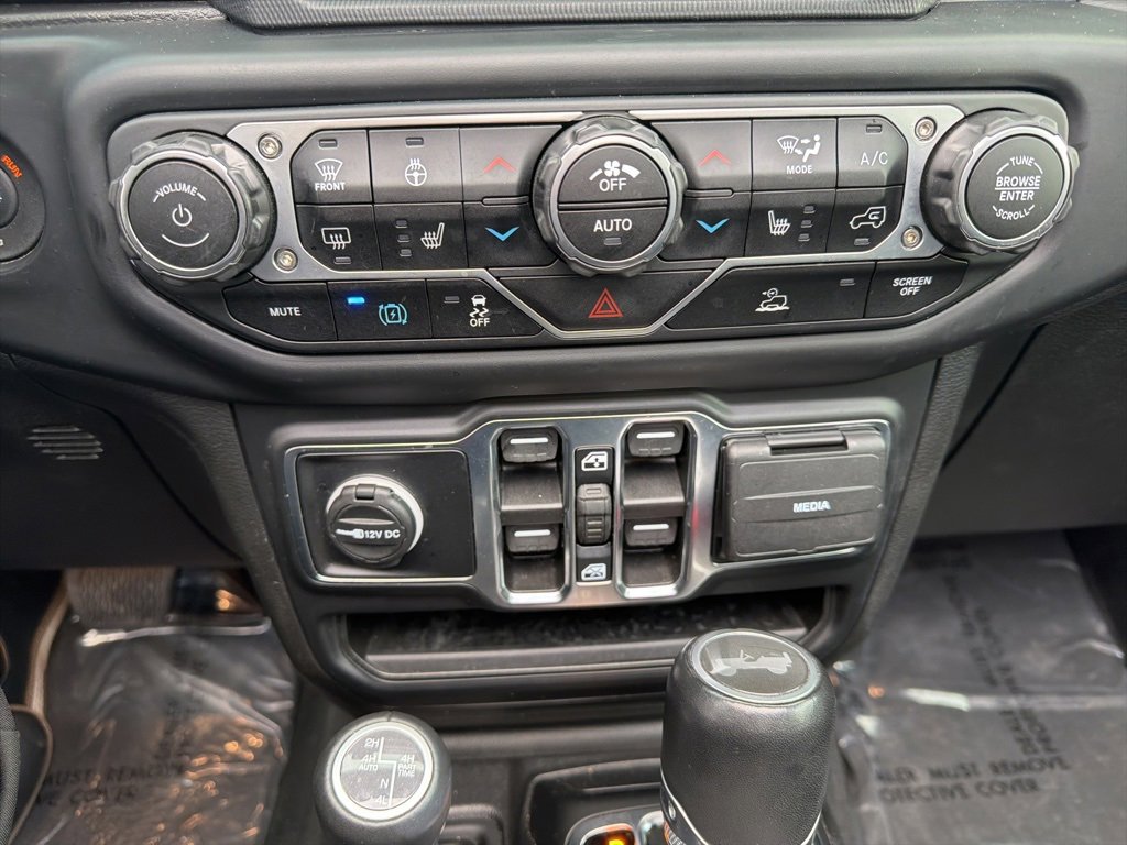 Certified 2022 Jeep Wrangler Unlimited Sahara w/ Cold Weather Group image 11