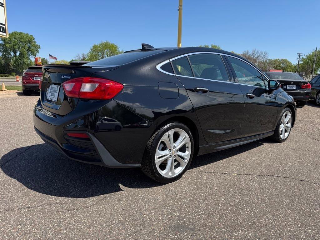 Used 2017 Chevrolet Cruze Premier FWD image 4