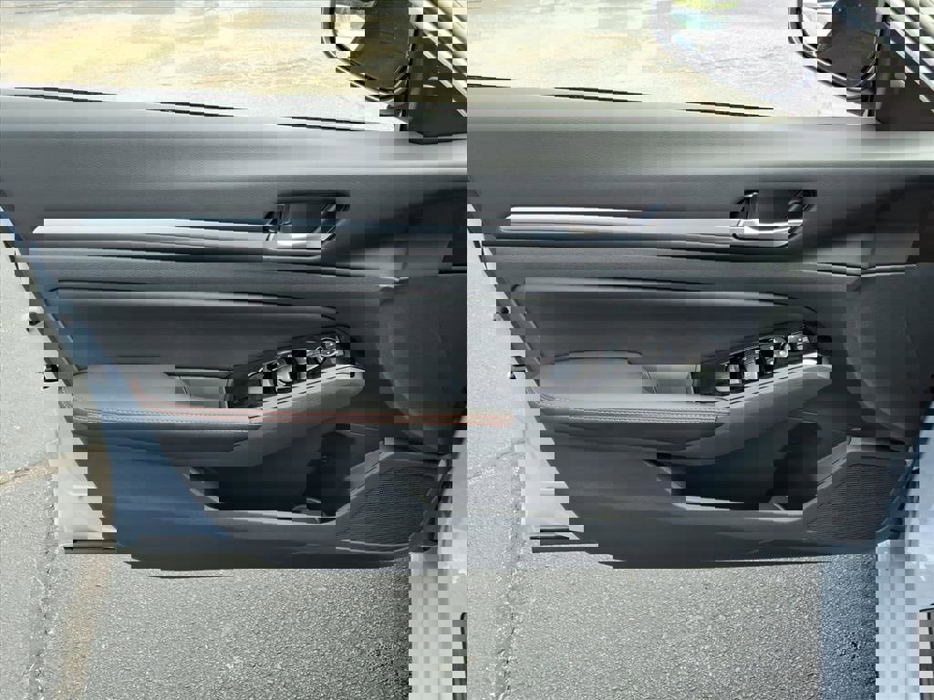 New 2025 Nissan Altima 2.5 SR image 7