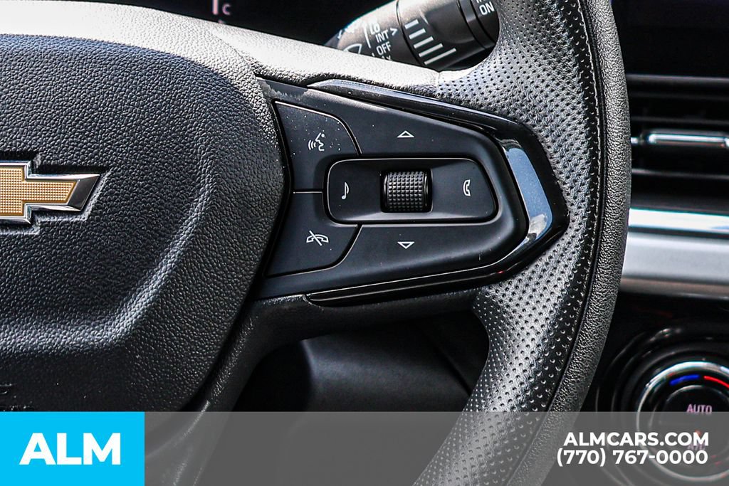 Used 2025 Chevrolet Trax LT FWD image 34