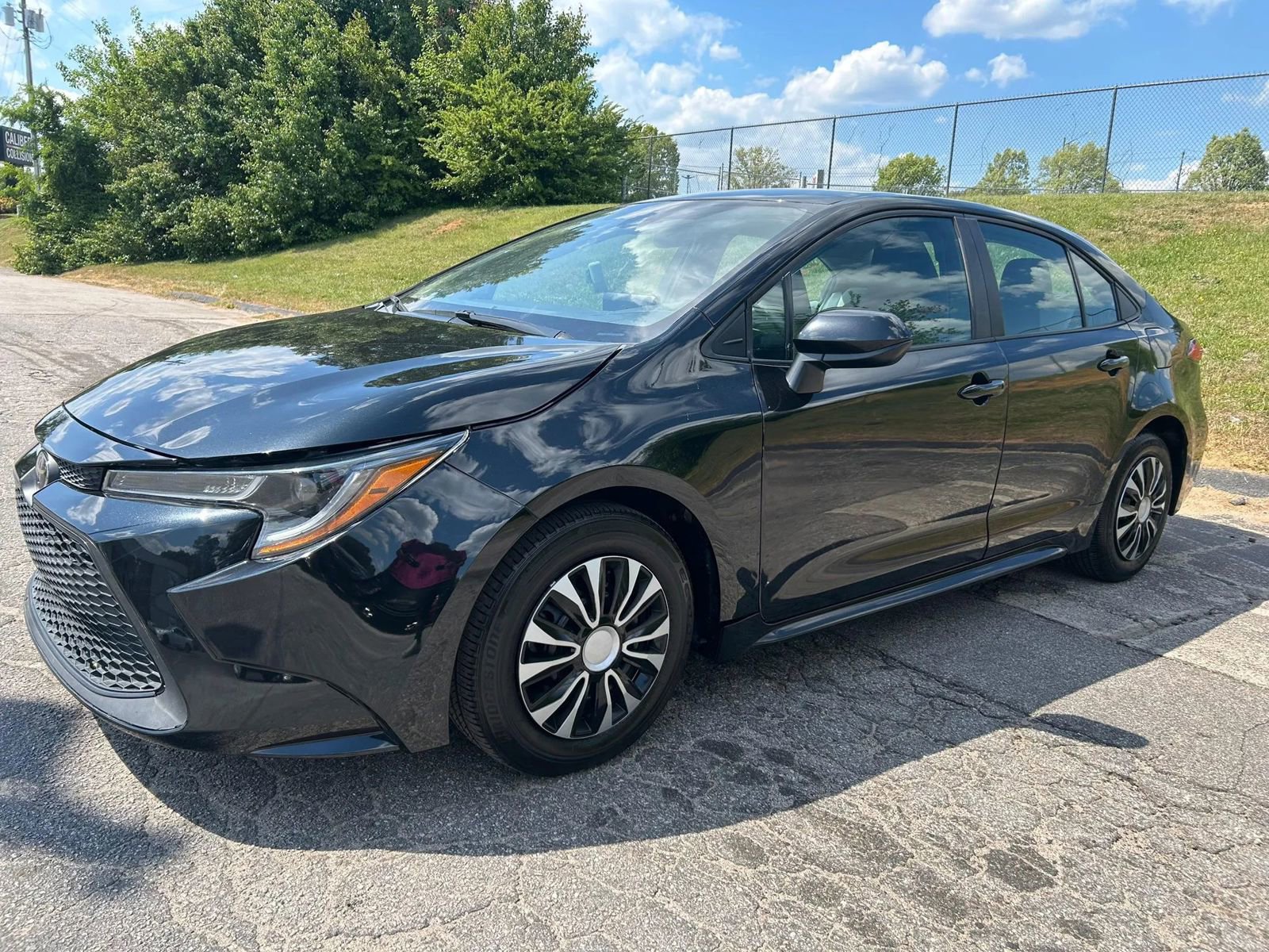 Used 2022 Toyota Corolla L FWD image 2