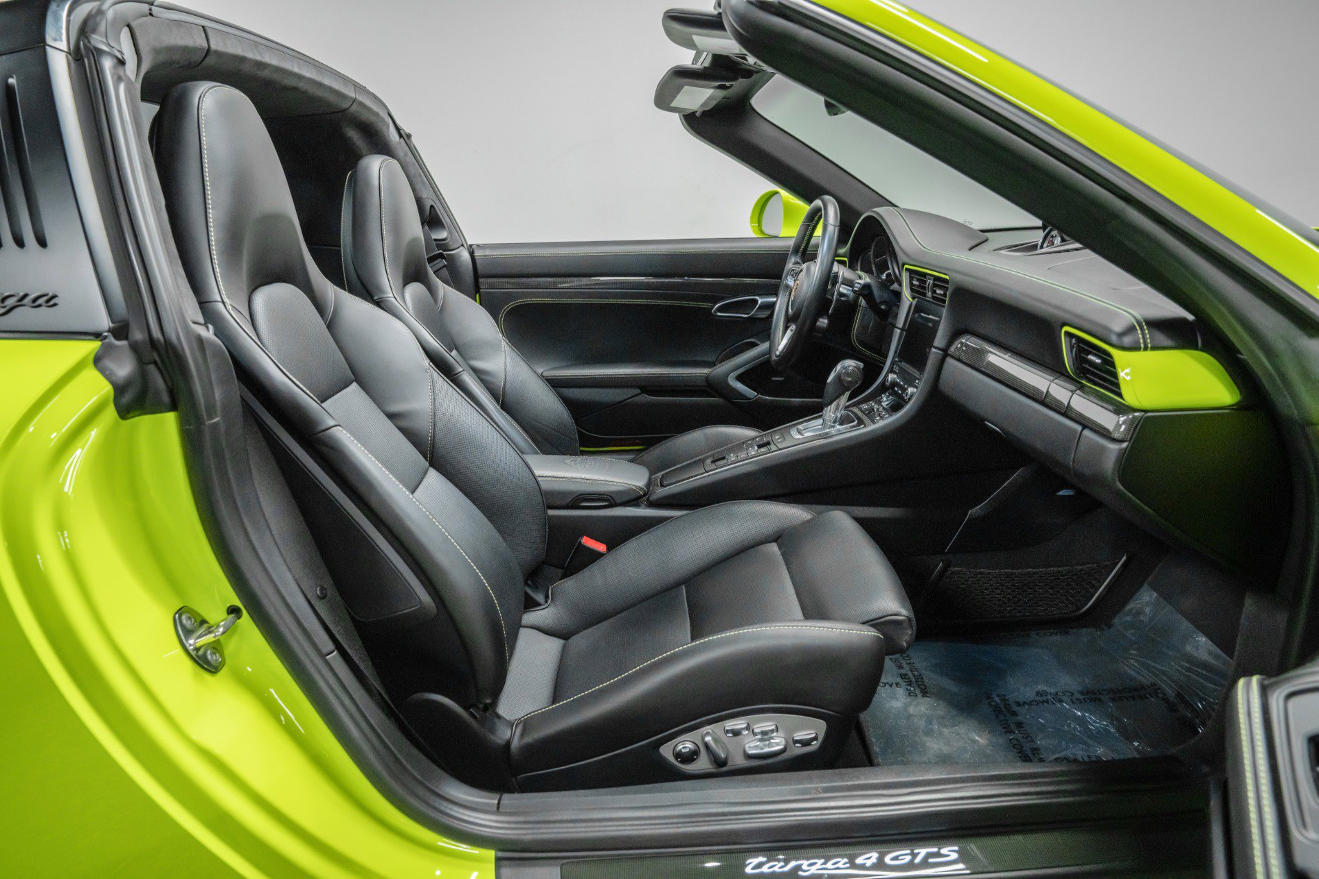 Used 2018 Porsche 911 Targa 4 GTS image 30