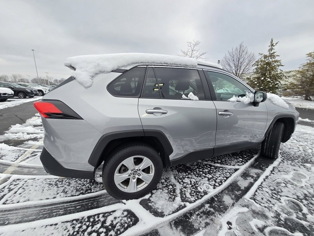 Used 2020 Toyota RAV4 LE image 8