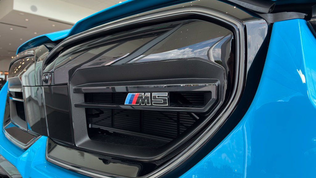 New 2027 BMW M5 w/ Carbon Package AWD/4WD image 10