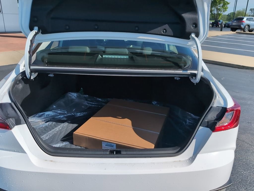 Used 2026 Toyota Camry LE image 4